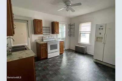 63 Glenwood Ave, Pittsfield, MA 01201 - Photo 3