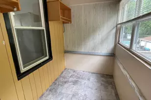 63 Glenwood Ave, Pittsfield, MA 01201 - Photo 9