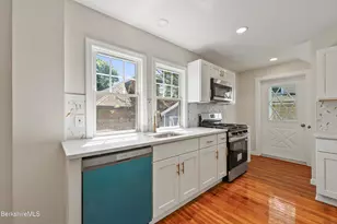 11 Merriam St, Pittsfield, MA 01201 - Photo 15