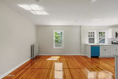 11 Merriam St, Pittsfield, MA 01201 - Photo 11