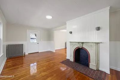 11 Merriam St, Pittsfield, MA 01201 - Photo 7
