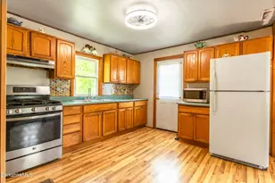 18 Lawton St, Lenox, MA 01240 - Photo 9