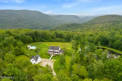 470 Harrington Dr, Austerlitz, NY 12017 - Photo 1