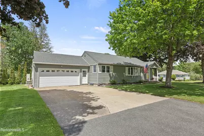 97 Morningview Dr, Pittsfield, MA 01201 - Photo 3