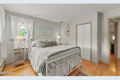 97 Morningview Dr, Pittsfield, MA 01201 - Photo 33