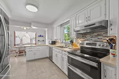 97 Morningview Dr, Pittsfield, MA 01201 - Photo 21