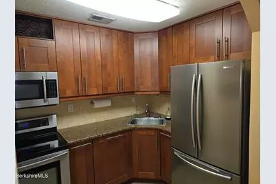 555 Russell Rd #J 65, Westfield, MA 01085 - Photo 3
