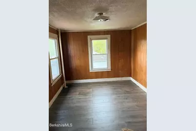 141 Dewey Ave, Pittsfield, MA 01201 - Photo 11