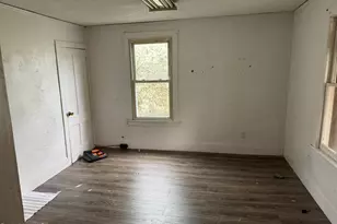 141 Dewey Ave, Pittsfield, MA 01201 - Photo 9