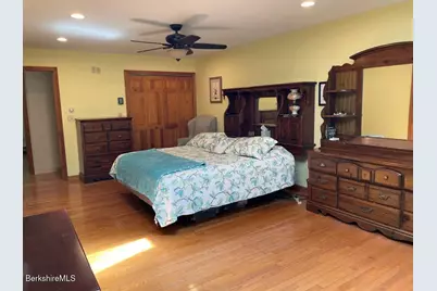 851 E New Lenox Rd, Pittsfield, MA 01201 - Photo 31