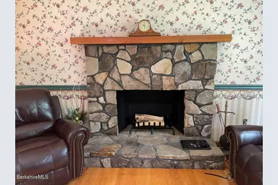 851 E New Lenox Rd, Pittsfield, MA 01201 - Photo 5