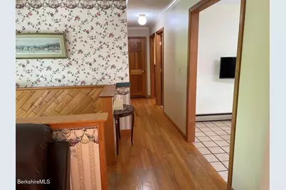 851 E New Lenox Rd, Pittsfield, MA 01201 - Photo 25