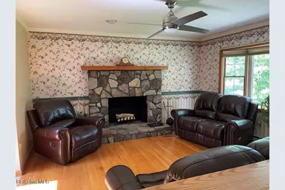 851 E New Lenox Rd, Pittsfield, MA 01201 - Photo 3