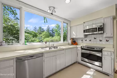 214 Gale Rd, Williamstown, MA 01267 - Photo 29