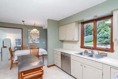 10 Park Dr, Lanesborough, MA 01237 - Photo 15