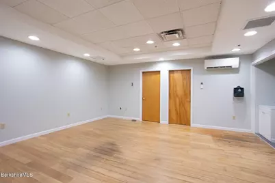 125 Pecks Rd, Pittsfield, MA 01201 - Photo 61