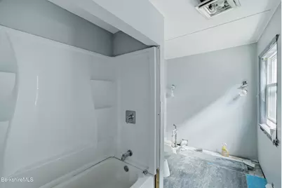 96-98 Brown St, Pittsfield, MA 01201 - Photo 59