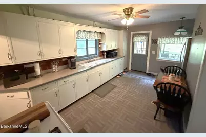 30 Richview Ave, North Adams, MA 01247 - Photo 11