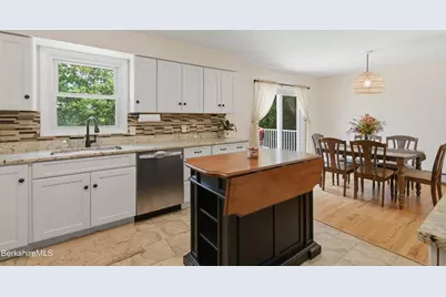 18 Greenings Ave, Pittsfield, MA 01201 - Photo 17