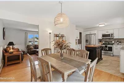 18 Greenings Ave, Pittsfield, MA 01201 - Photo 11