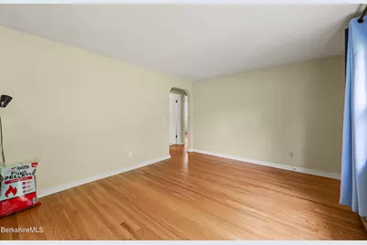 28 Hopewell Dr, Pittsfield, MA 01201 - Photo 7