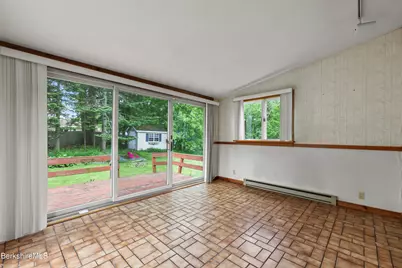 28 Hopewell Dr, Pittsfield, MA 01201 - Photo 19