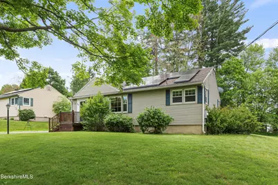 28 Hopewell Dr, Pittsfield, MA 01201 - Photo 3