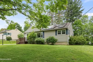 28 Hopewell Dr, Pittsfield, MA 01201 - Photo 3
