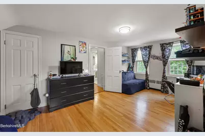 46 Woodlawn Ave, North Adams, MA 01247 - Photo 23
