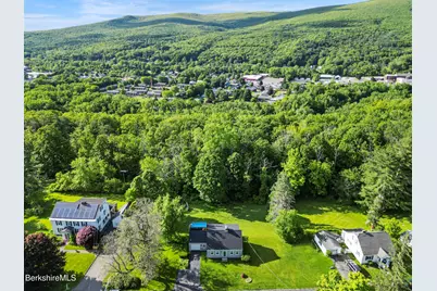 46 Woodlawn Ave, North Adams, MA 01247 - Photo 49