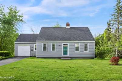 46 Woodlawn Ave, North Adams, MA 01247 - Photo 3