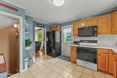 457 N Eagle St, Clarksburg, MA 01247 - Photo 11