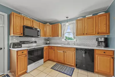 457 N Eagle St, Clarksburg, MA 01247 - Photo 9