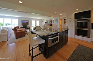 154 Plunkett St, Lenox, MA 01240 - Photo 25