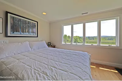 154 Plunkett St, Lenox, MA 01240 - Photo 31