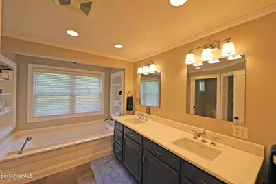 154 Plunkett St, Lenox, MA 01240 - Photo 35