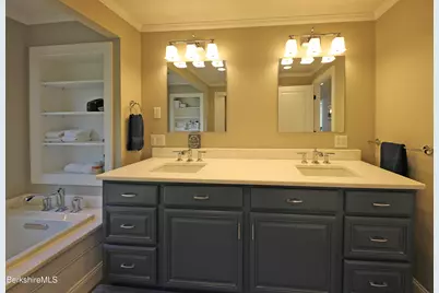 154 Plunkett St, Lenox, MA 01240 - Photo 37