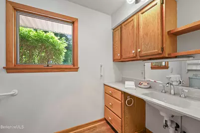 29 Cecelia Ter, Pittsfield, MA 01201 - Photo 19