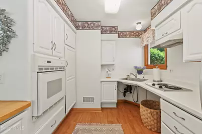 29 Cecelia Ter, Pittsfield, MA 01201 - Photo 9