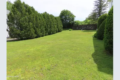 32 Valley St, Adams, MA 01220 - Photo 3