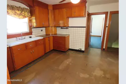 32 Valley St, Adams, MA 01220 - Photo 31
