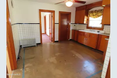 32 Valley St, Adams, MA 01220 - Photo 21