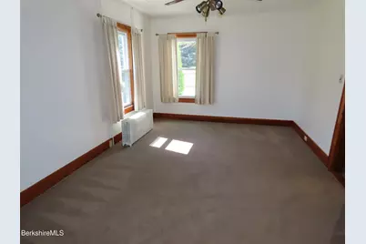 32 Valley St, Adams, MA 01220 - Photo 9