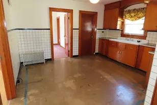 32 Valley St, Adams, MA 01220 - Photo 21