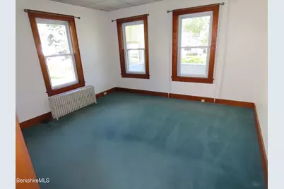 32 Valley St, Adams, MA 01220 - Photo 15