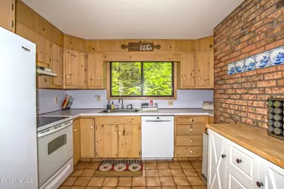 454 Seneca Dr, Becket, MA 01223 - Photo 7