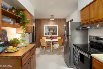 8 Stillwell St, Great Barrington, MA 01230 - Photo 11