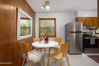 8 Stillwell St, Great Barrington, MA 01230 - Photo 17