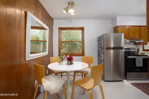 8 Stillwell St, Great Barrington, MA 01230 - Photo 17