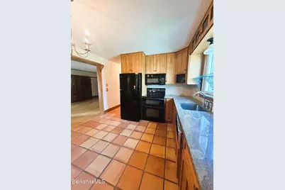 106 E Housatonic St #3, Pittsfield, MA 01201 - Photo 13